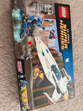 LEGO DC Comics Super Heroes: 76028 Darkseid Invasion Sealed